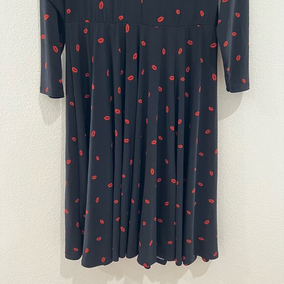 Torrid Studio Knit Skater Mini Dress Cinch Front Black Red Lips Kiss Size Large - Picture 10 of 15